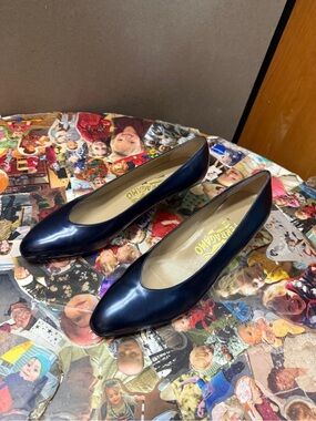Salvatore Ferragamo Navy Blue Leather Mid Heel Pumps